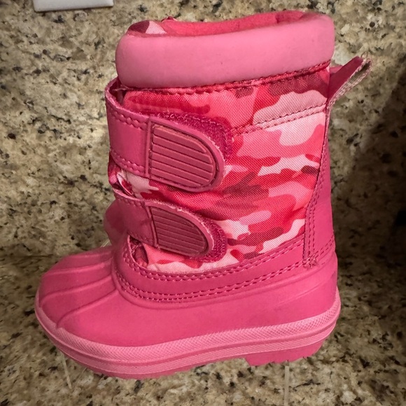 Kids 5/6 pink camo snow boots toddler Velcro - Picture 5 of 5